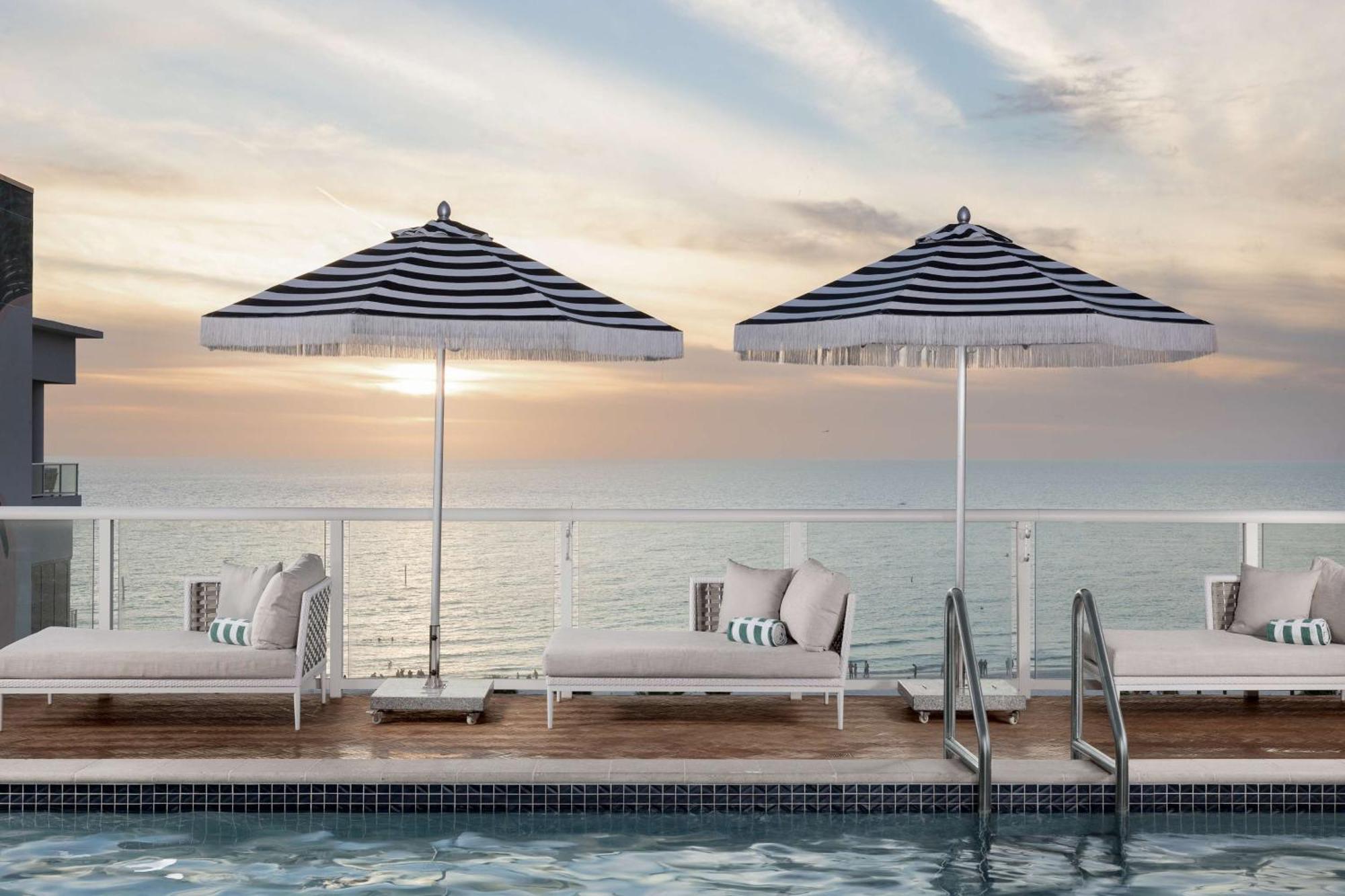 The Hiatus Clearwater Beach, Curio Collection By Hilton Exteriör bild